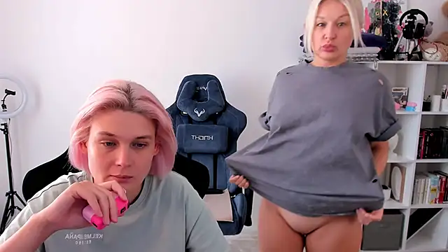 hotblonds online show from 9, 10, 2025