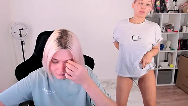 hotblonds online show from 8, 11, 2025