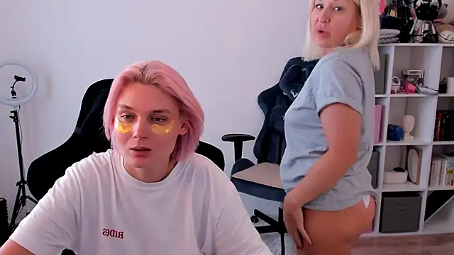 hotblonds online show from 4, 10, 2025