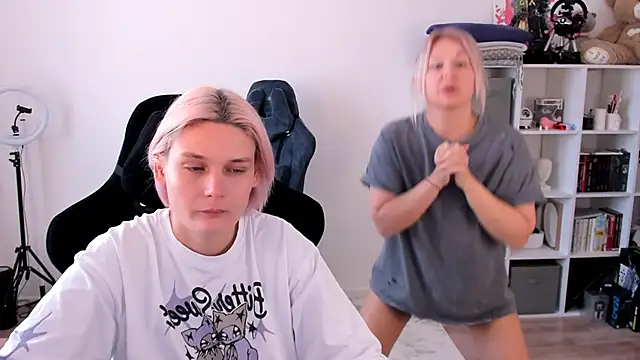 hotblonds online show from 19, 10, 2025