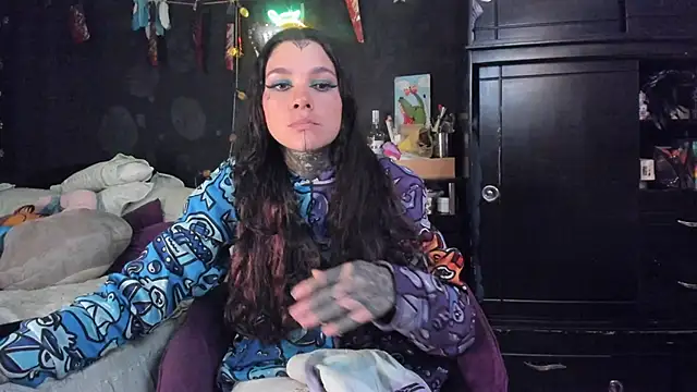 Lilmarieee online show from 5, 11, 2025