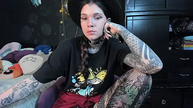 Lilmarieee online show from 19, 11, 2025