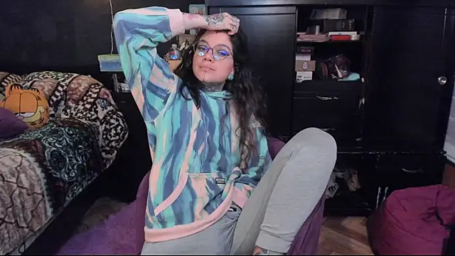 Lilmarieee online show from 21, 3, 2025