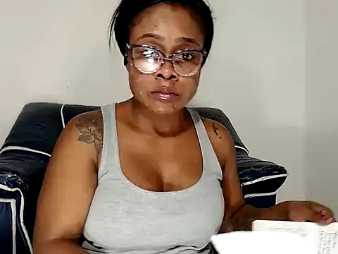 Snapshot of alexiaao9 chatting on 12, 11, 2025 alexiaao9 online show from 12, 11, 2025