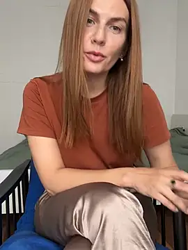 Snapshot of BritneyHall chatting on 4, 6, 2026 BritneyHall online show from 4, 6, 2026