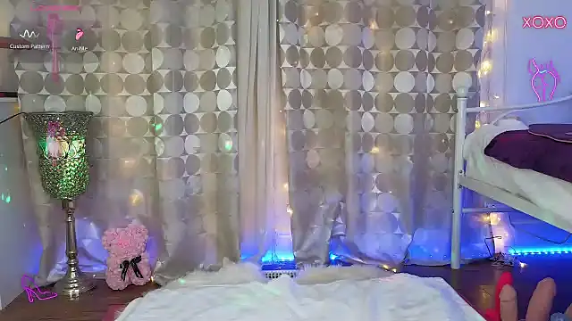 KristaCash online show from 5, 3, 2025