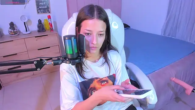 Amaia Daniells online show from 5, 2, 2025