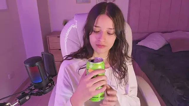 Amaia Daniells online show from 27, 9, 2025