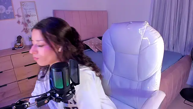 Amaia Daniells online show from 17, 3, 2025