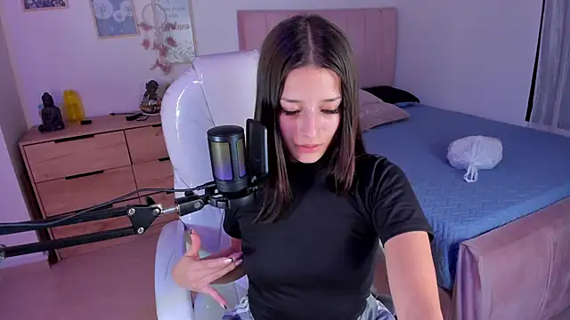 Amaia Daniells online show from 9, 3, 2025