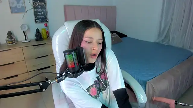 Amaia Daniells online show from 6, 2, 2025