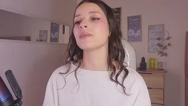 Amaia Daniells online show from 5, 11, 2025