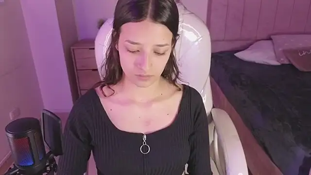 Amaia Daniells online show from 25, 9, 2025