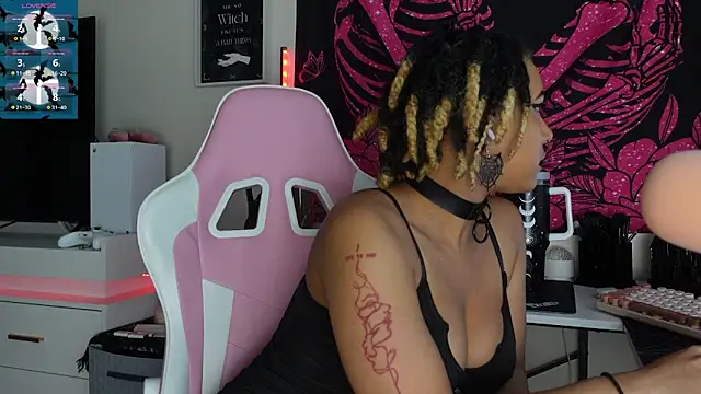 Snapshot of goddessxdreaxo chatting on 3, 12, 2025 goddessxdreaxo online show from 3, 12, 2025