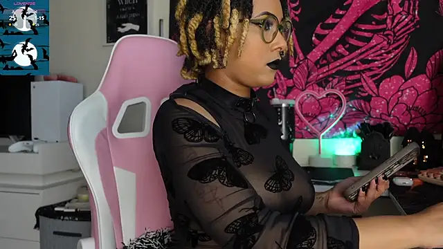 Snapshot of goddessxdreaxo chatting on 5, 12, 2025 goddessxdreaxo online show from 5, 12, 2025