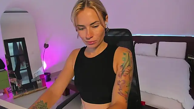 holy khloe online show from 13, 2, 2025