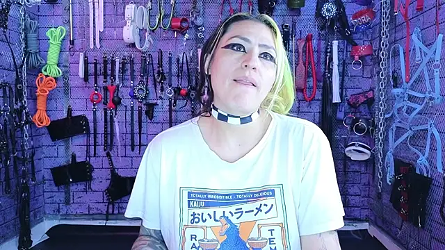 Snapshot of PANDORANEZZ chatting on 9, 2, 2026 PANDORANEZZ online show from 9, 2, 2026