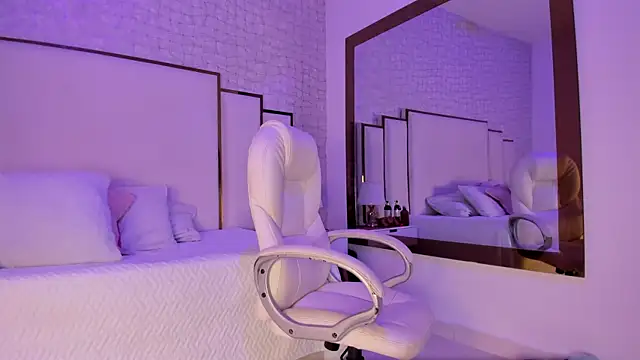 Meghan stonne  online show from 11, 9, 2025