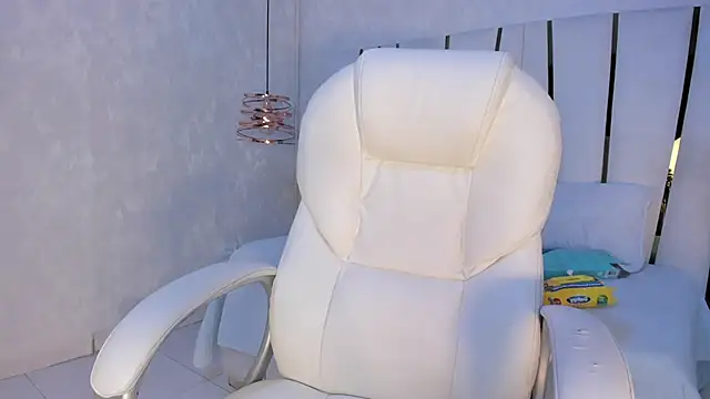 Meghan stonne  online show from 28, 2, 2025