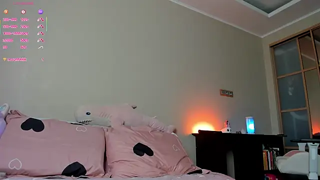 YaraAveiri online show from 3, 10, 2025