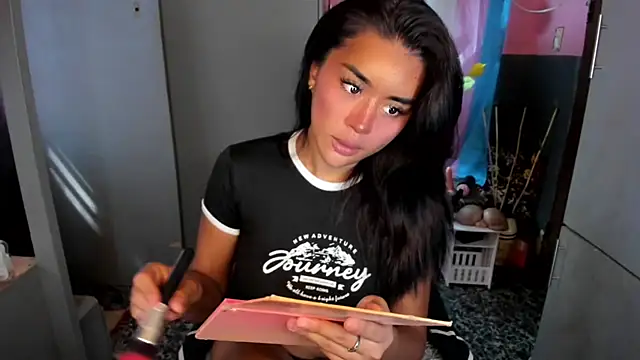 QuiinMollyXxX online show from 24, 4, 2026