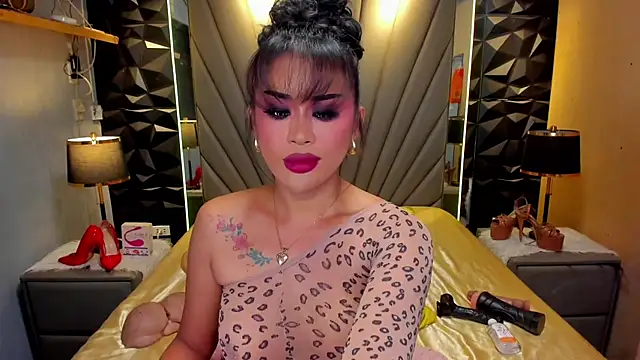 QuiinMollyXxX online show from 28, 9, 2025