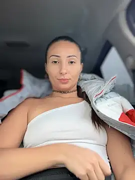 Snapshot of YOUR-KARINA chatting on 3, 3, 2025 YOUR-KARINA online show from 3, 3, 2025