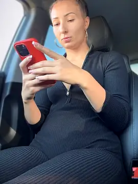 Snapshot of YOUR-KARINA chatting on 14, 11, 2025 YOUR-KARINA online show from 14, 11, 2025