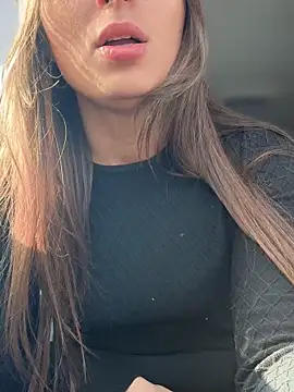 Snapshot of YOUR-KARINA chatting on 2, 3, 2025 YOUR-KARINA online show from 2, 3, 2025