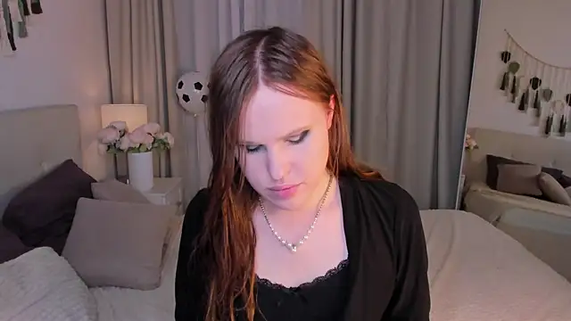 Snapshot of EffieMinki chatting on 9, 7, 2026 EffieMinki online show from 9, 7, 2026