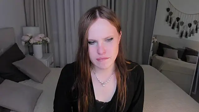 Snapshot of EffieMinki chatting on 10, 7, 2026 EffieMinki online show from 10, 7, 2026