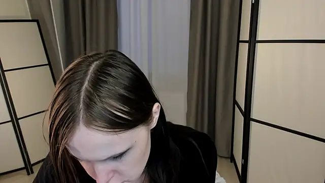 EffieMinki online show from 2, 4, 2026