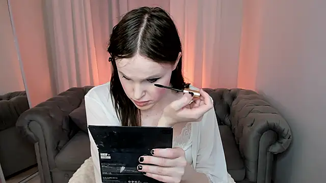 Snapshot of EffieMinki chatting on 12, 6, 2026 EffieMinki online show from 12, 6, 2026
