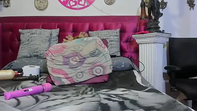 ArianaGoldd online show from 25, 5, 2026