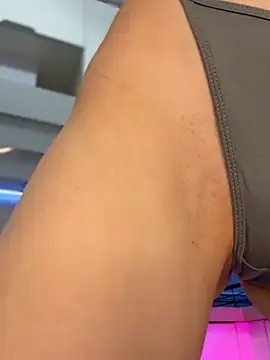 Kira Quinn online show from 8, 2, 2026