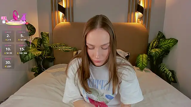 Kira Quinn online show from 7, 11, 2025