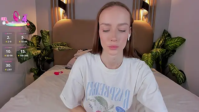 Kira Quinn online show from 5, 11, 2025