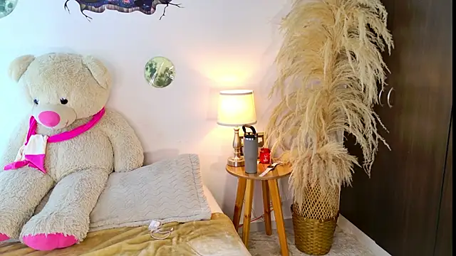 Snapshot of SarahCinnamon- chatting on 11, 7, 2026 SarahCinnamon- online show from 11, 7, 2026