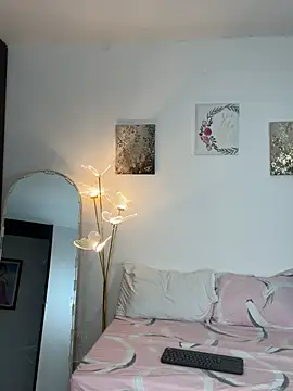 SarahCinnamon- online show from 22, 4, 2026