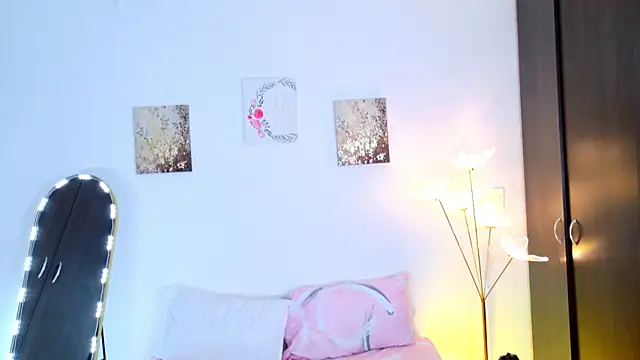 SarahCinnamon- online show from 25, 4, 2026