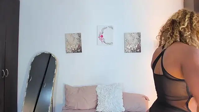 SarahCinnamon- online show from 18, 3, 2026