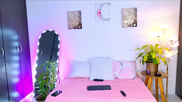 SarahCinnamon- online show from 30, 4, 2026