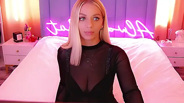 AllwaysHotJ online show from 5, 3, 2025