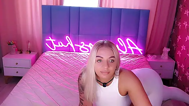 AllwaysHotJ online show from 9, 4, 2026