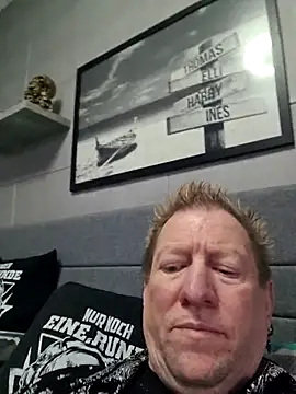 tomtom111111 online show from 28, 3, 2026