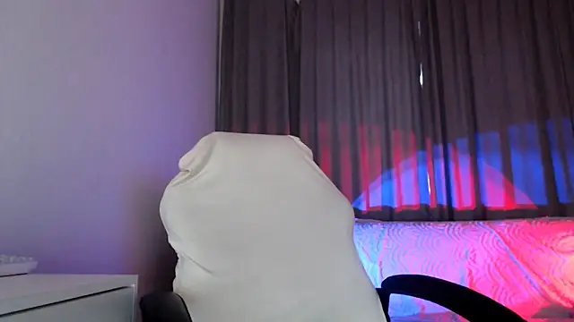 Snapshot of Lili_asian chatting on 24, 11, 2025 Lili asian online show from 24, 11, 2025