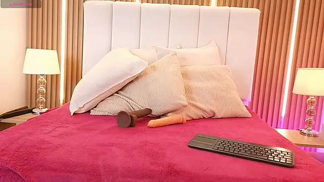 Snapshot of KimSensual_ chatting on 28, 4, 2026 KimSensual online show from 28, 4, 2026