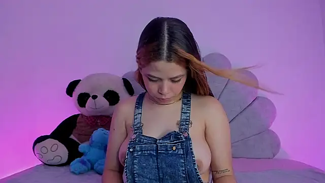 EmmaClarck online show from 13, 12, 2024