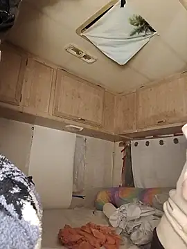 khloebanques online show from 17, 2, 2026