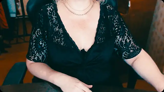 Snapshot of AlisaHot55 chatting on 5, 3, 2025 AlisaHot55 online show from 5, 3, 2025